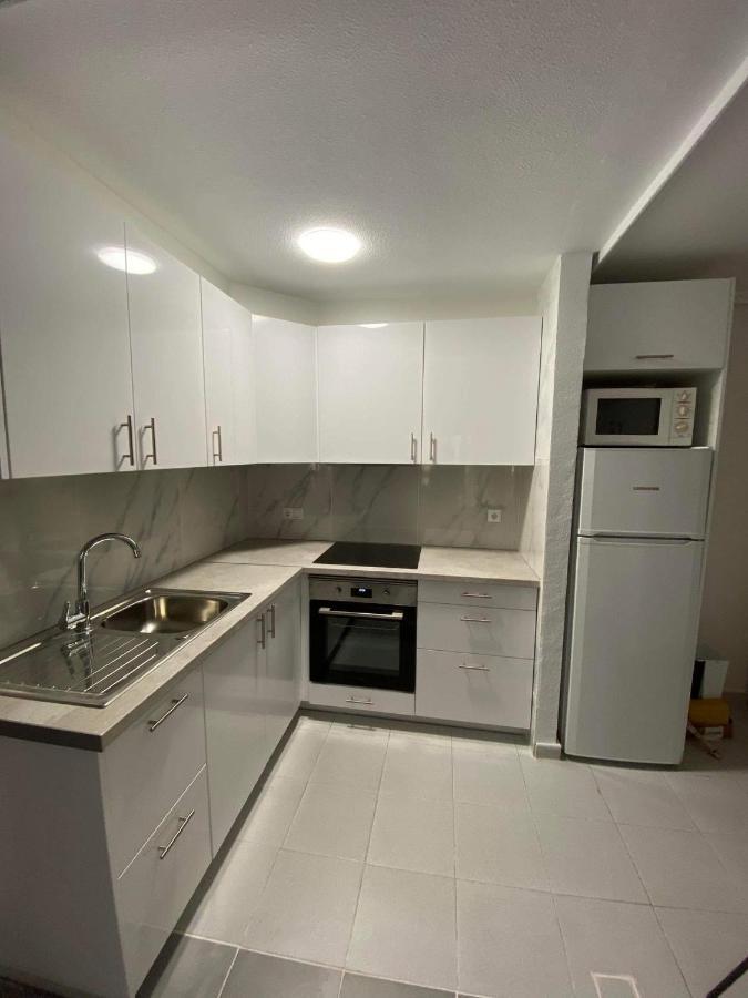 Spacious Apartment ตอร์เรเวียคา ภายนอก รูปภาพ